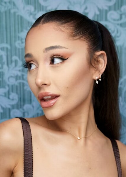 Ariana Grande photo