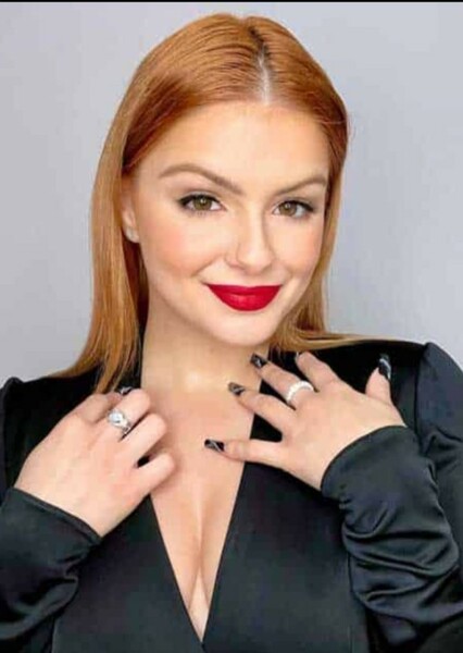 Ariel Winter photo