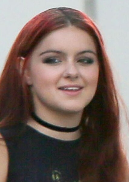 Ariel Winter photo