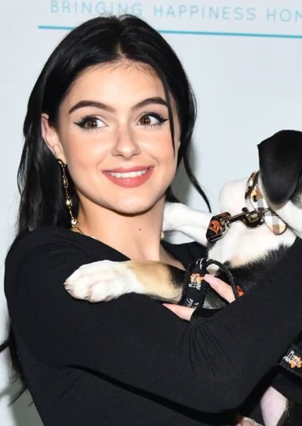 Ariel Winter photo