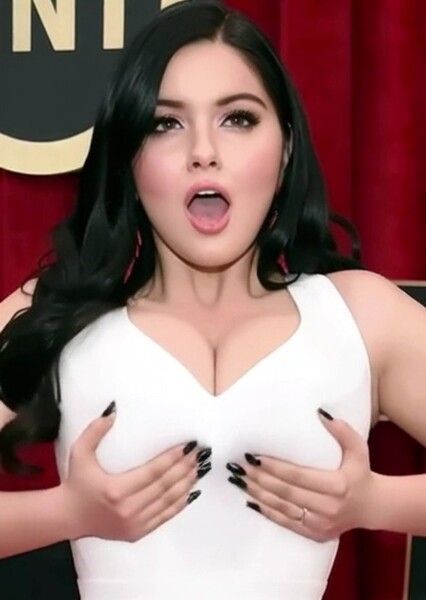 Ariel Winter photo