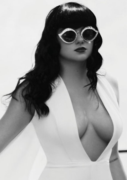 Ariel Winter photo