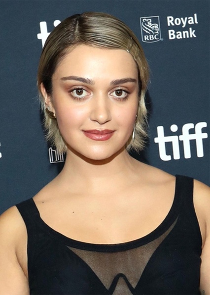 Ariela Barer photo