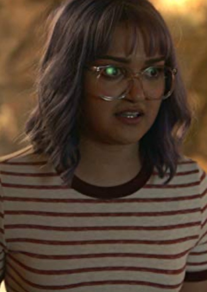 Ariela Barer photo