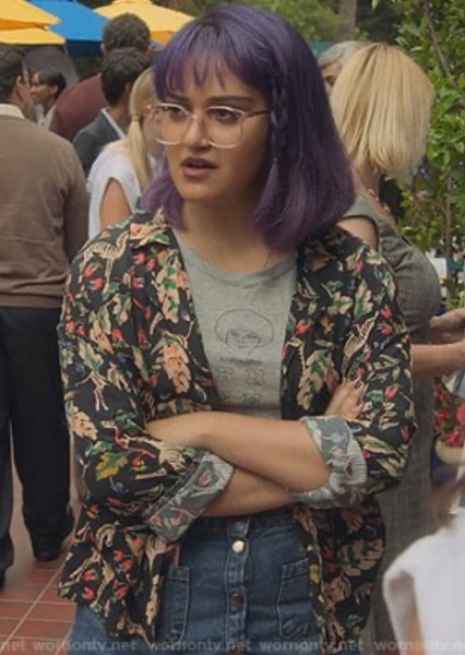 Ariela Barer photo