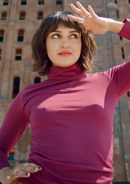 Ariela Barer photo
