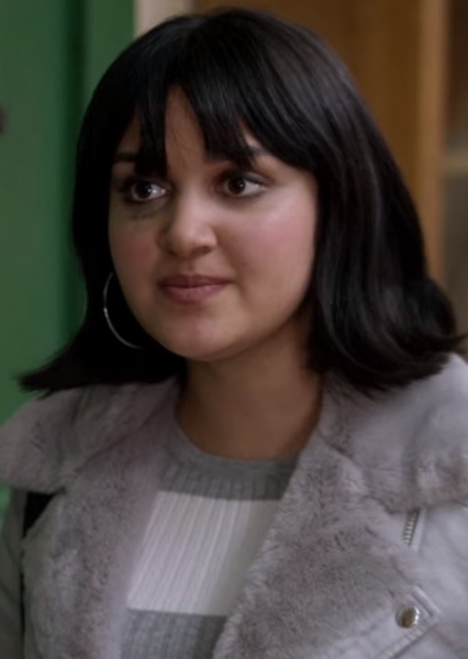 Ariela Barer photo