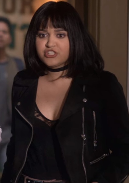 Ariela Barer photo