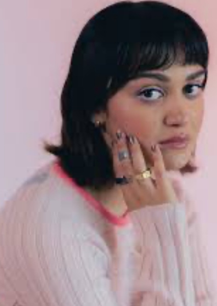 Ariela Barer photo