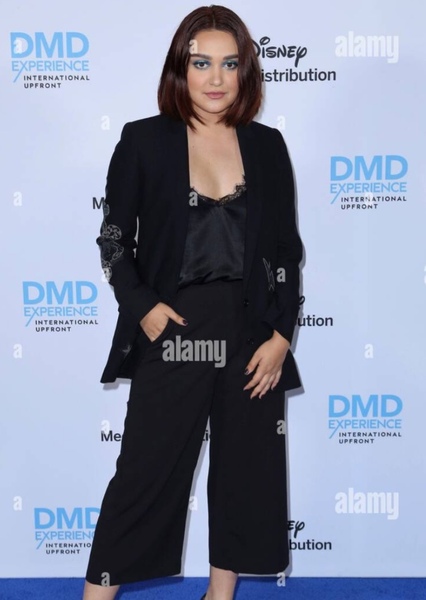 Ariela Barer photo