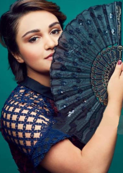 Ariela Barer photo
