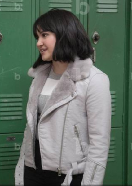 Ariela Barer photo