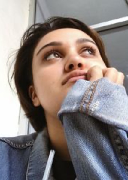 Ariela Barer photo