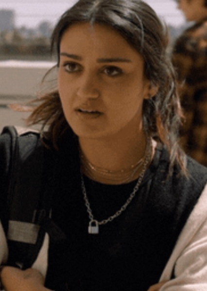 Ariela Barer photo