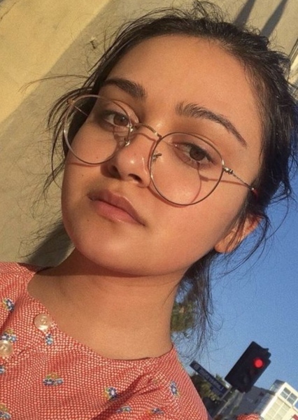Ariela Barer photo
