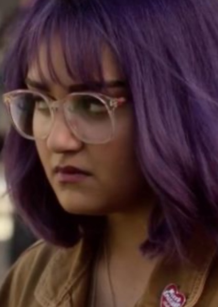Ariela Barer photo