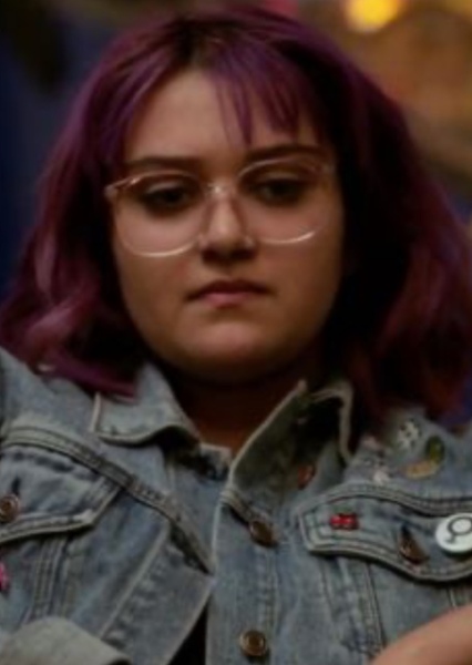 Ariela Barer photo