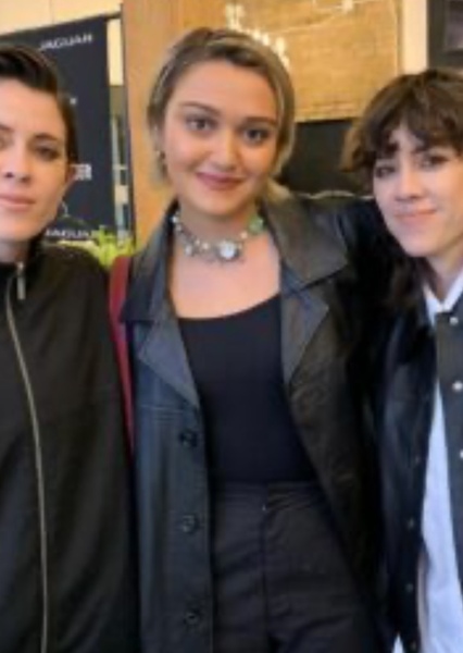 Ariela Barer photo