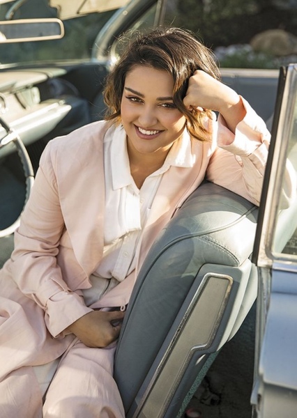 Ariela Barer photo