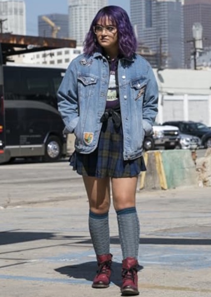 Ariela Barer photo