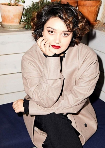 Ariela Barer photo