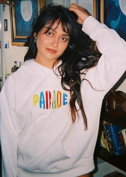 Ariela Barer photo