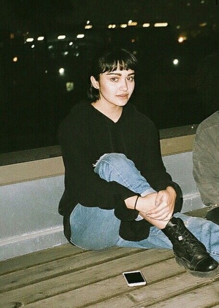 Ariela Barer photo