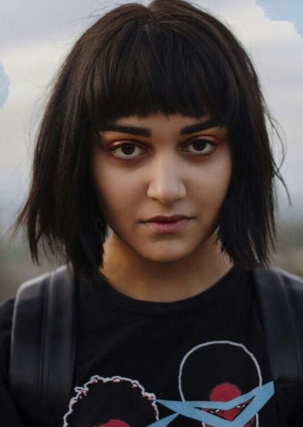 Ariela Barer photo