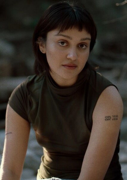 Ariela Barer photo