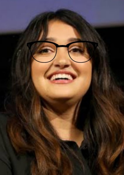Ariela Barer photo
