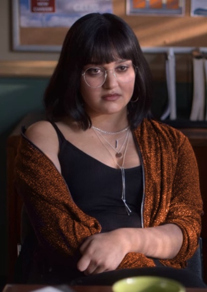 Ariela Barer photo