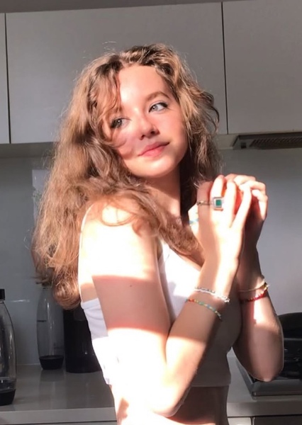 Ariella Glaser