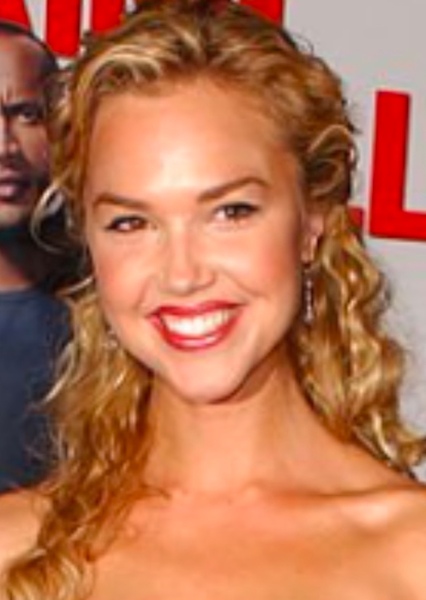 Arielle Kebbel as Wren Byrd in Left of Forever