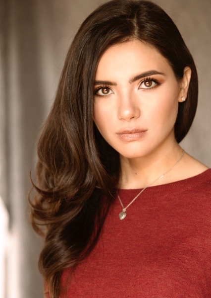Arienne Mandi photo