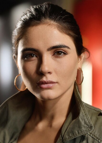 Arienne Mandi photo
