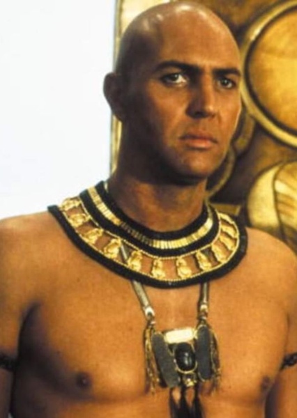 Arnold Vosloo photo