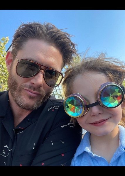 Arrow and Zeppelin Ackles photo