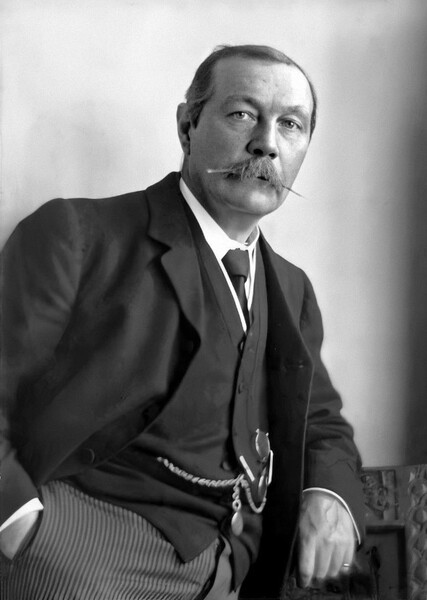 Arthur Conan Doyle photo
