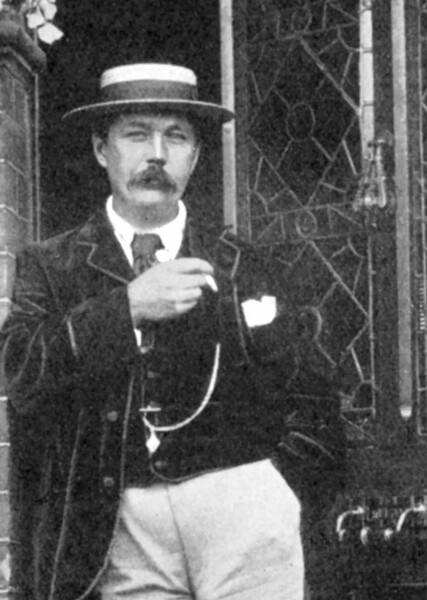 Arthur Conan Doyle photo