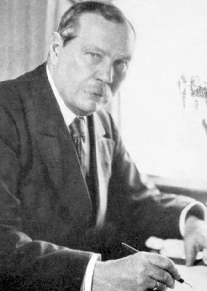 Arthur Conan Doyle photo