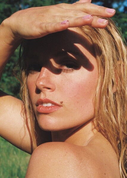 Ashe (singer) photo