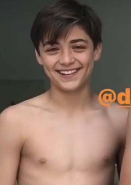 Asher Angel photo