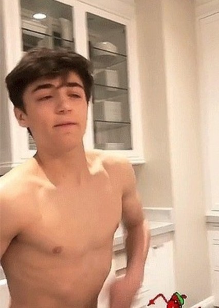 Asher Angel photo