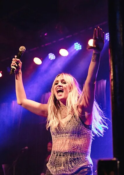 Ashlee Simpson photo