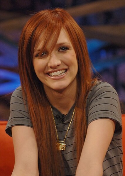 Ashlee Simpson photo