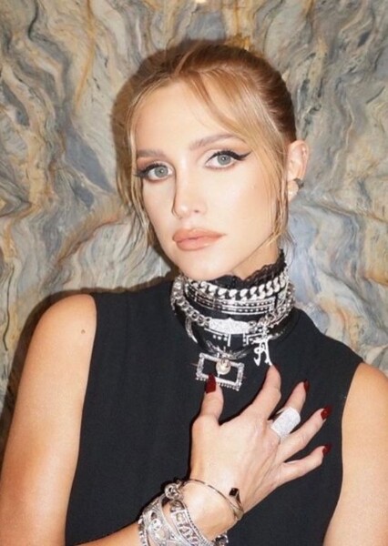 Ashlee Simpson photo
