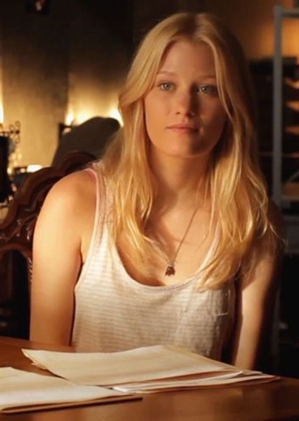 Ashley Hinshaw photo