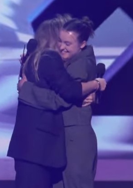 Ashley Johnson and Bella Ramsey photo