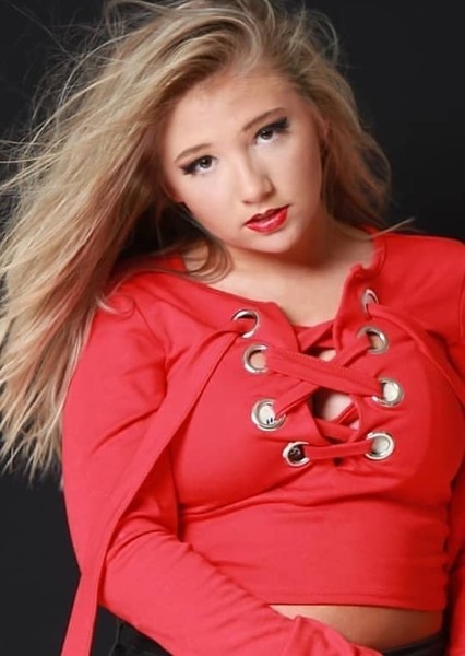 Ashley Windham photo