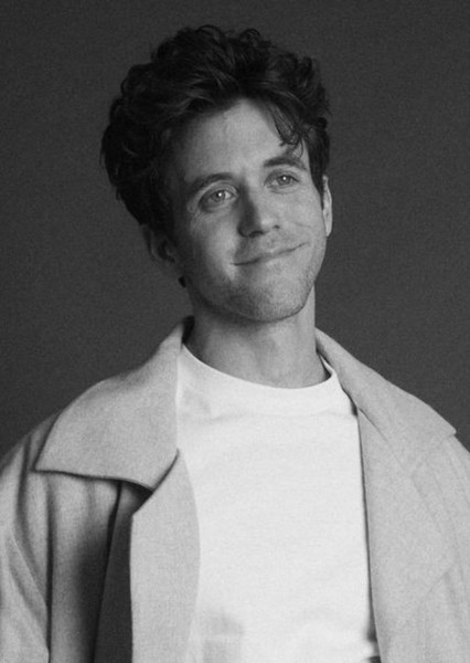 Ashley Zukerman photo